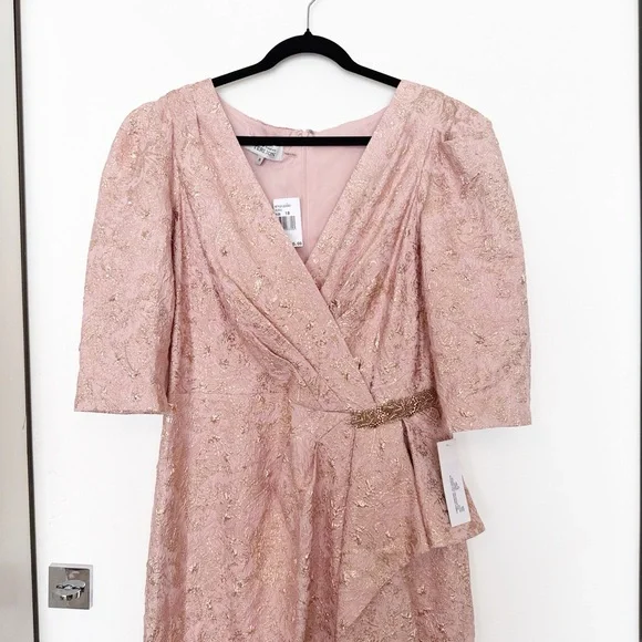NWT NEW Teri Jon 229041 Blush Peplum Stretch Metallic Jacquard Gown with Beads